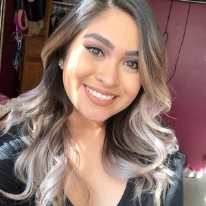 Meet your Posher, Alejandra